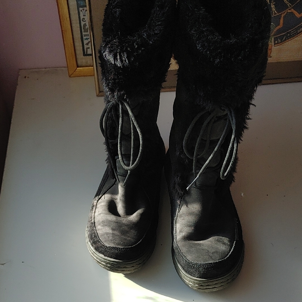 Ecco Women's Black Winter Boots